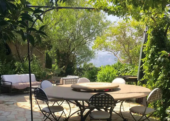 Historic In Sant Antonino With Sea Views Feriehus *