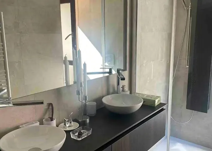 Historic In Sant Antonino With Sea Views * Sant'Antonino