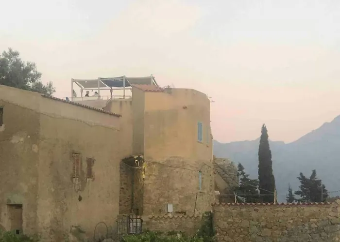 Historic In Sant Antonino With Sea Views * Sant'Antonino